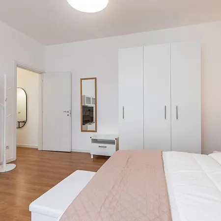 Astralek - Pet&trekking - Free Parking - Vicino Ospedale Manzoni Lecco