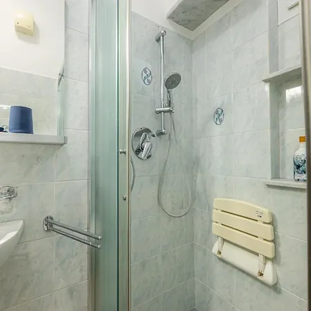 Astralek - Pet&trekking - Free Parking - Vicino Ospedale Manzoni Appartamento